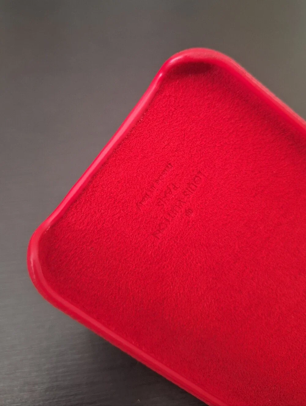 Louis Vuitton Bumper iPhone 11 Pro Monogram/Scarlet BC4280